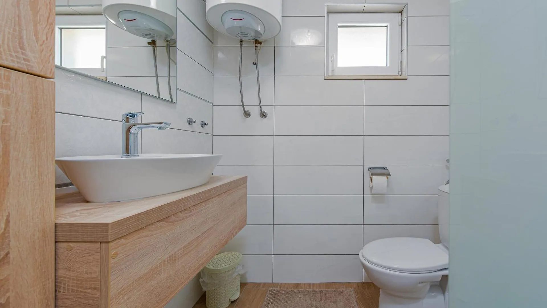1 Bedroom Amazing Apartment In Vir