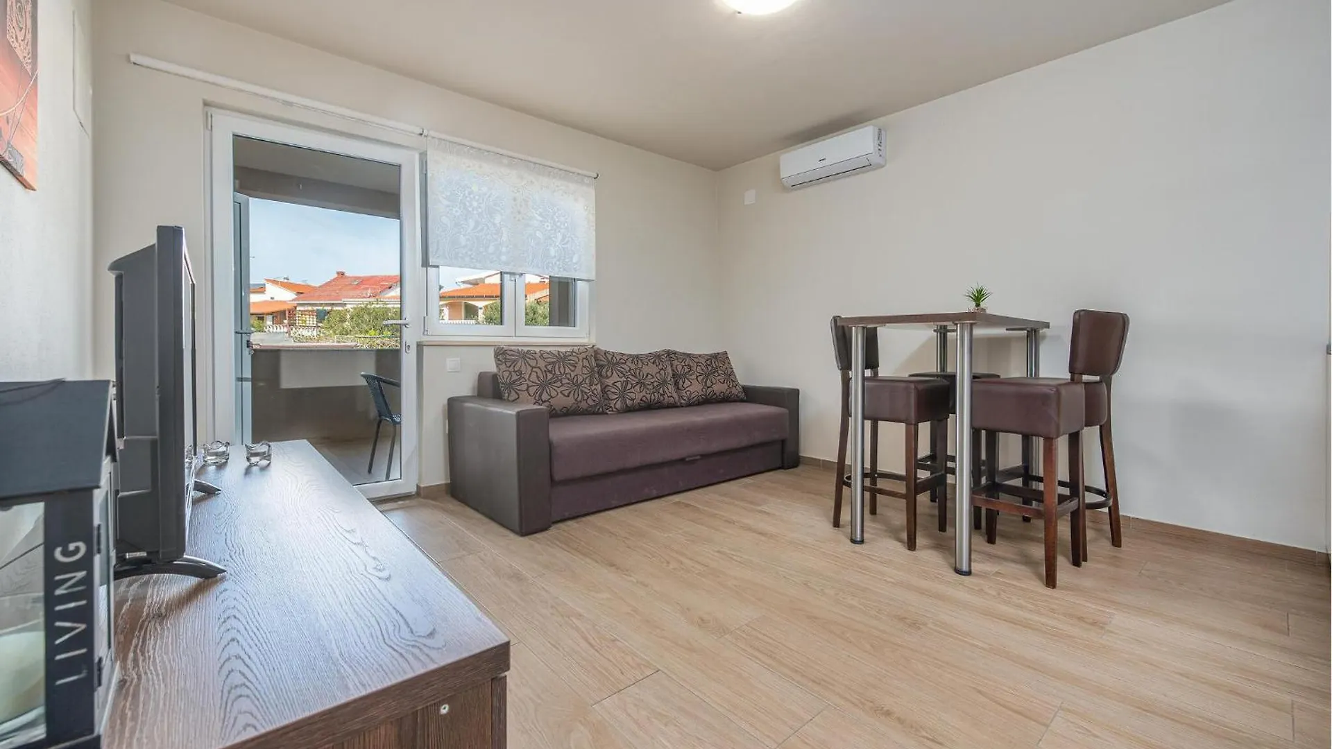 1 Bedroom Amazing Apartment In Vir
